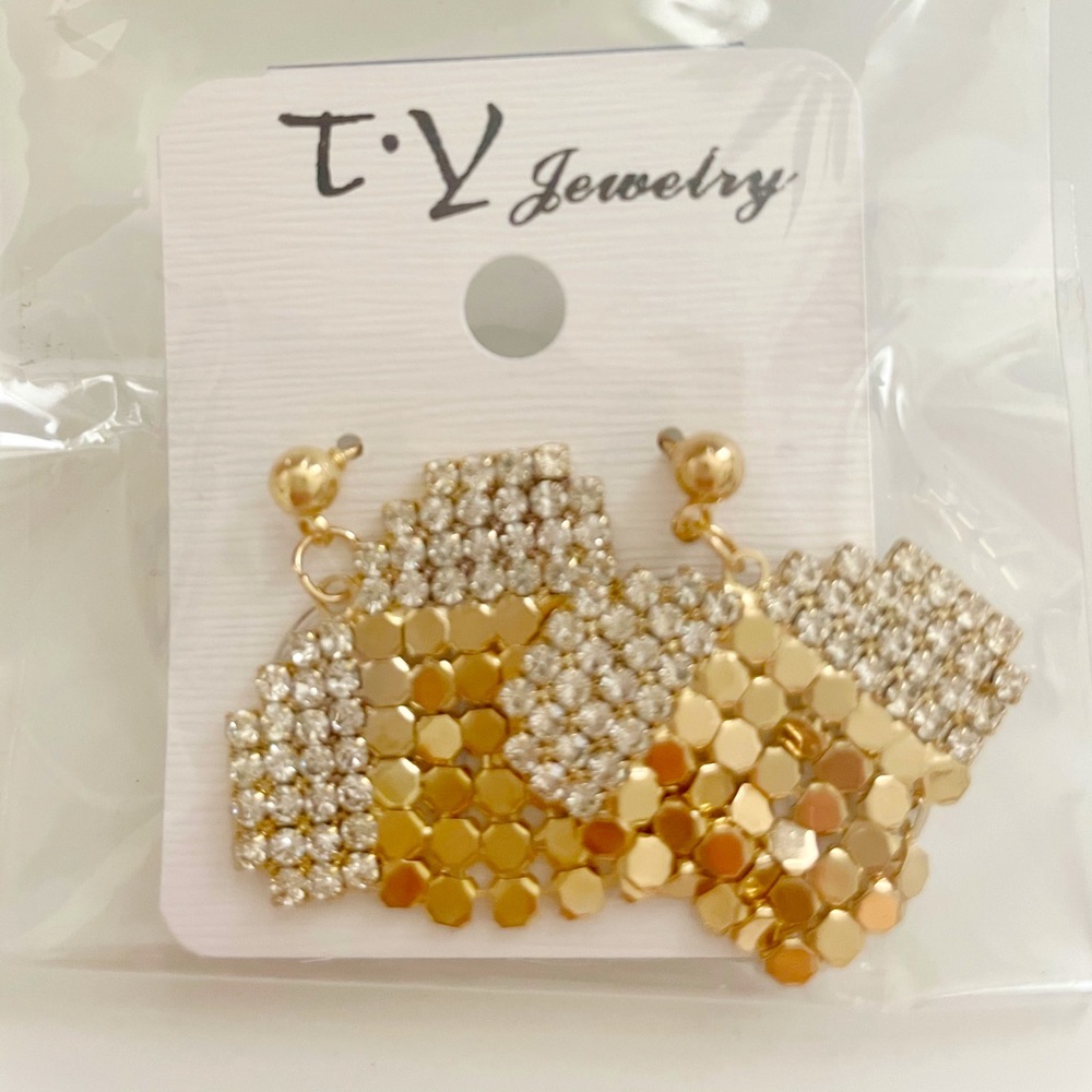 NEW Rhinestone heart earrings